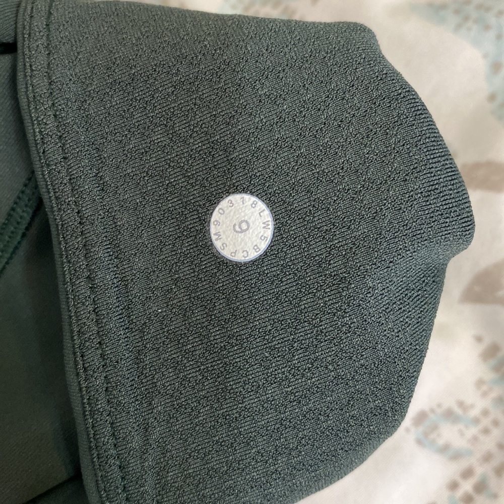 LULULEMON!! Find focus 7/8 25 size 6!! Deep Ivy - Picture 4 of 14